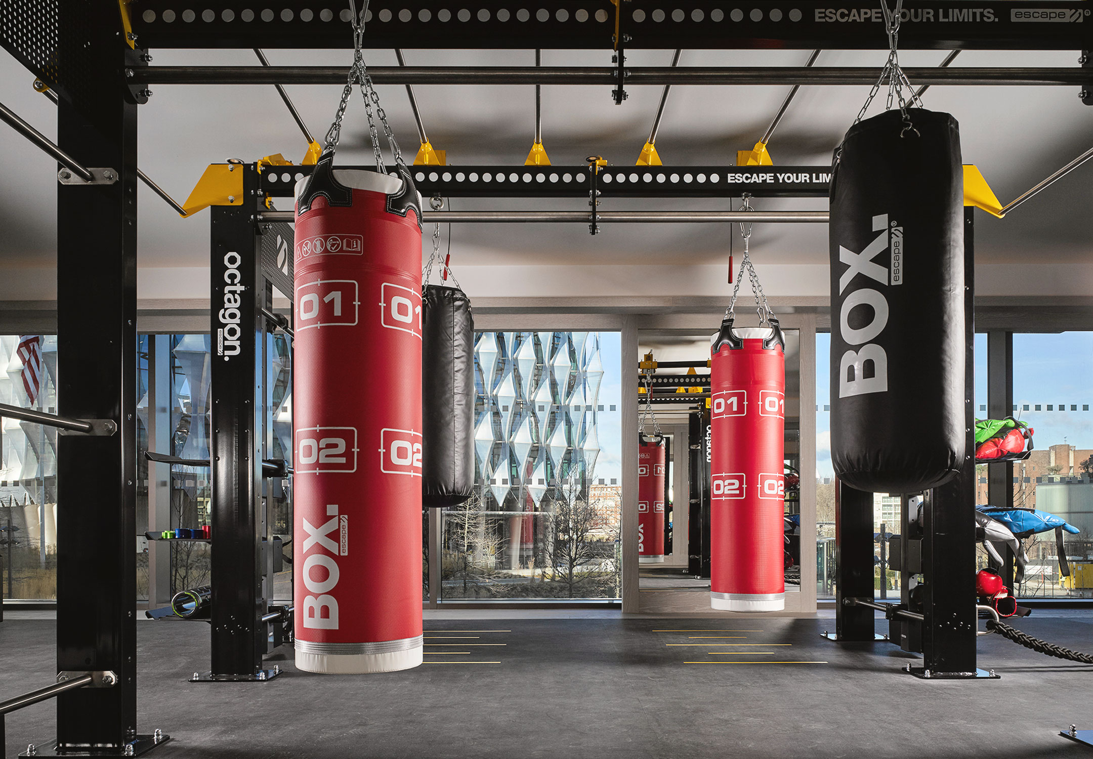 Eg:le Club, Embassy Gardens