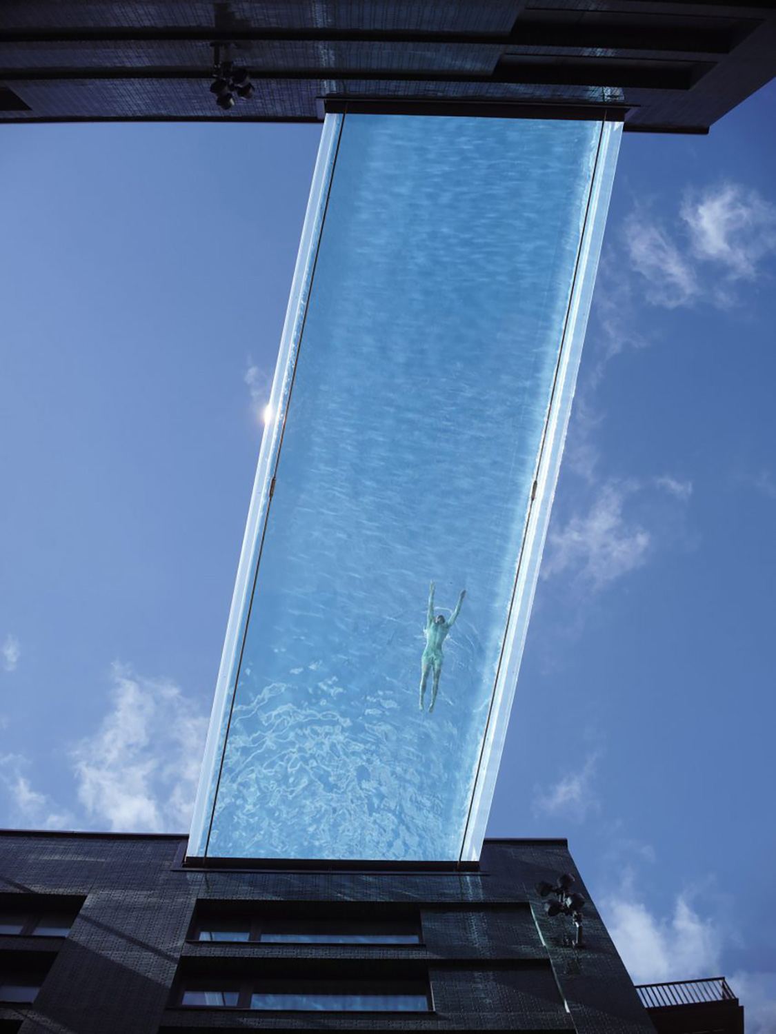 Sky Pool - Embassy Gardens
