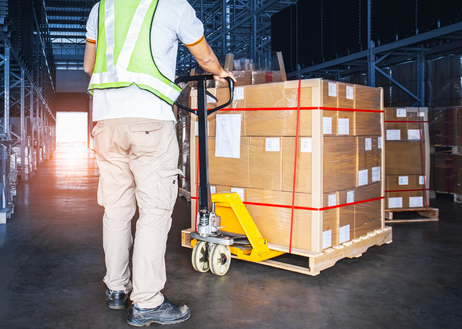 How to Ship Palletised Freight in Australia: Costs, Carriers & Tips