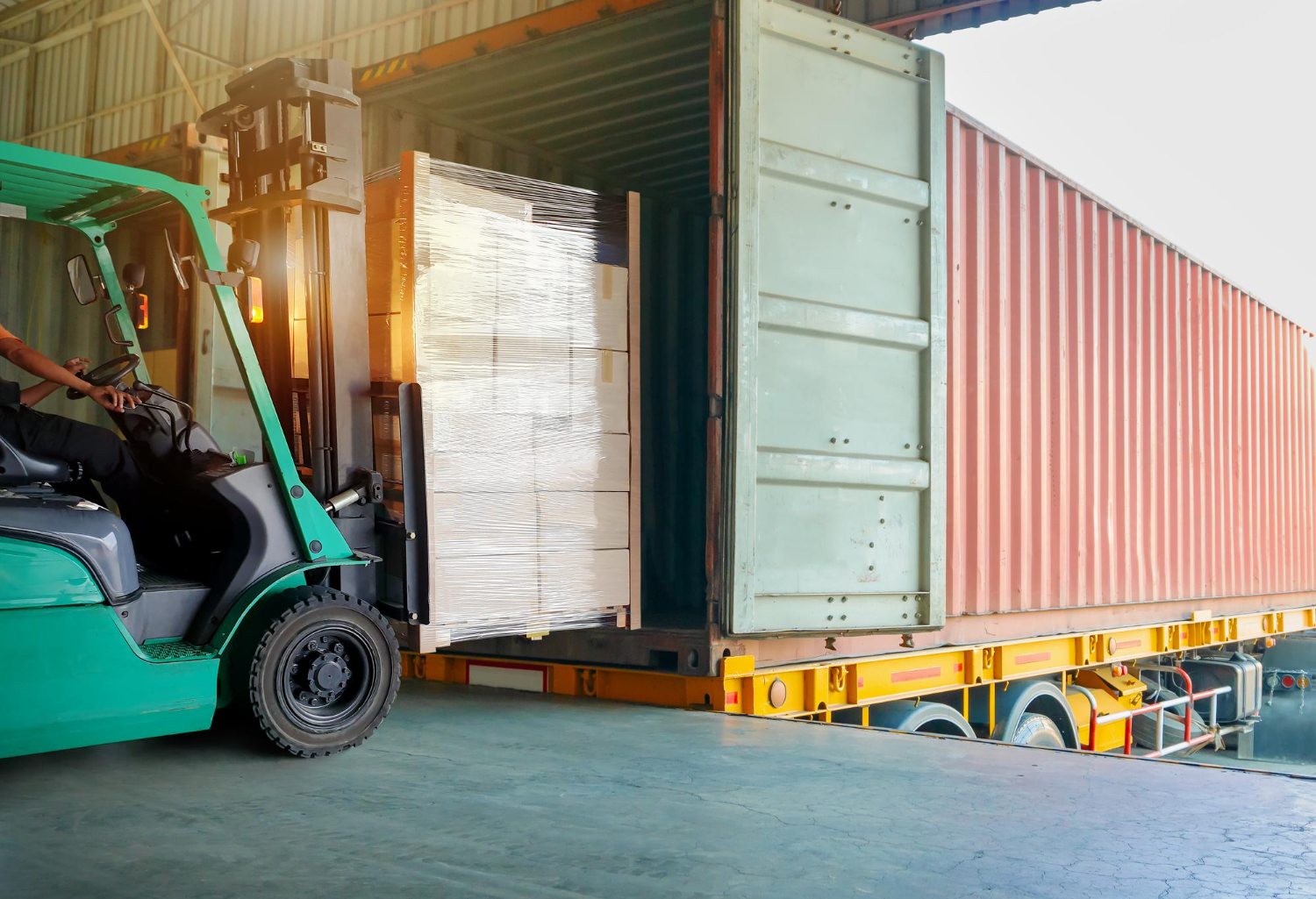 How Much Does Backloading Cost? Your Interstate Shipping Guide