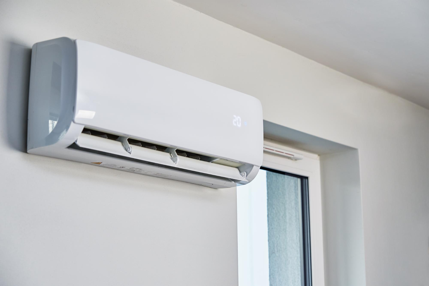 How to Transport Air Conditioners and Heaters Safely When Moving