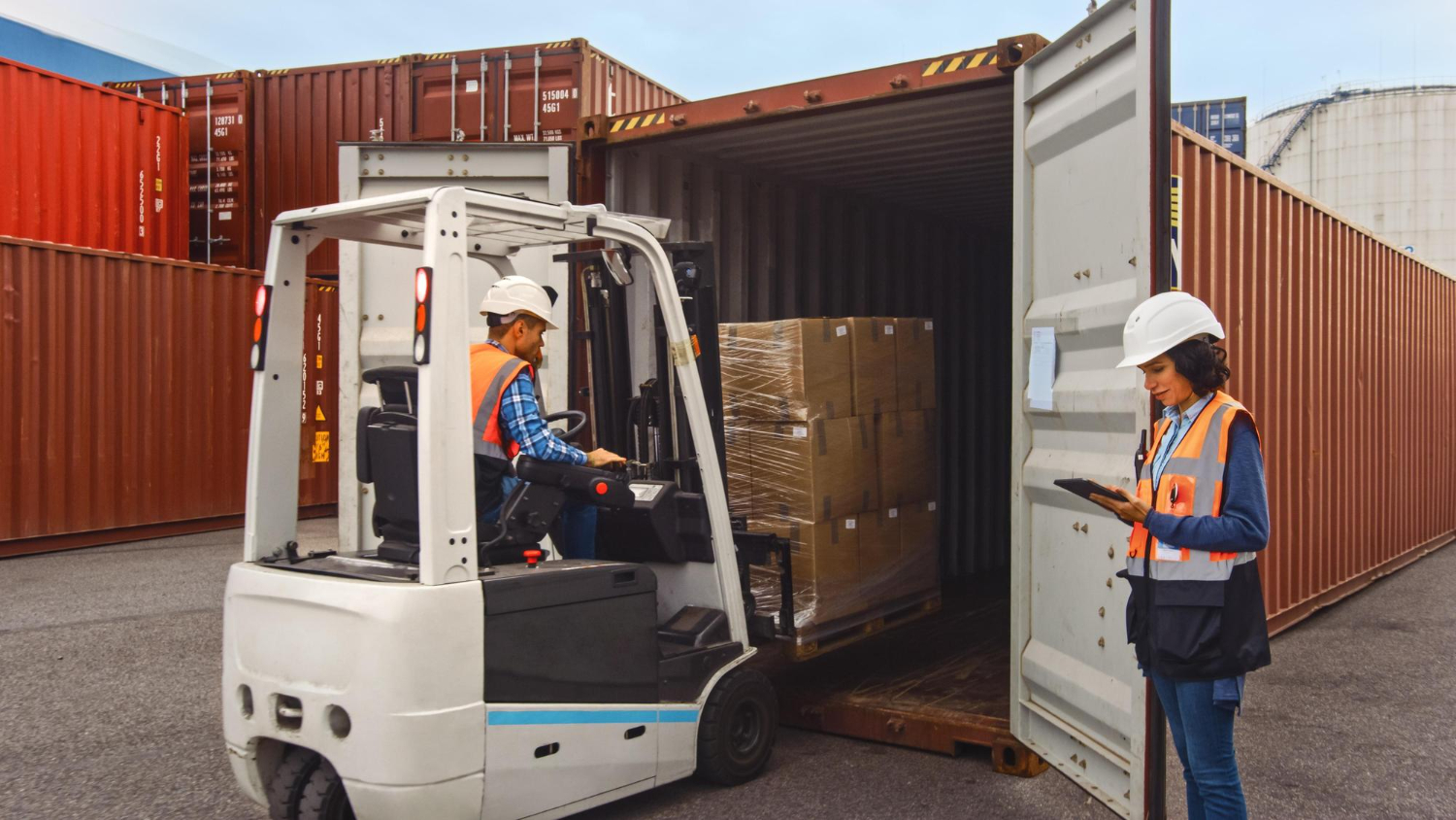 Container Unpacking Services for Importers and Distributors