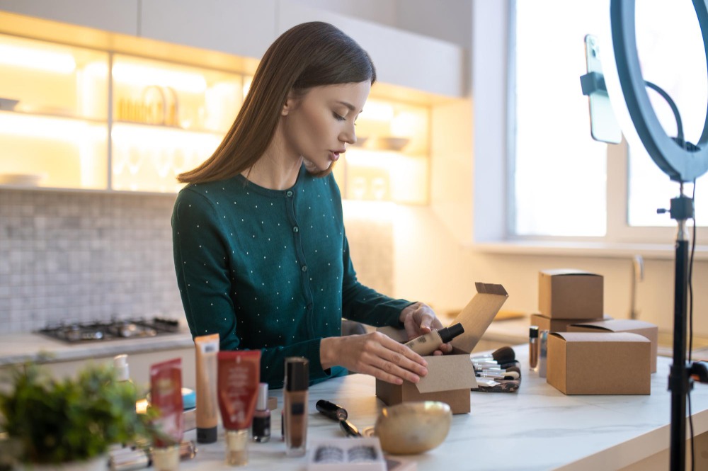 Alt text: Online workshop and demonstration of beauty products