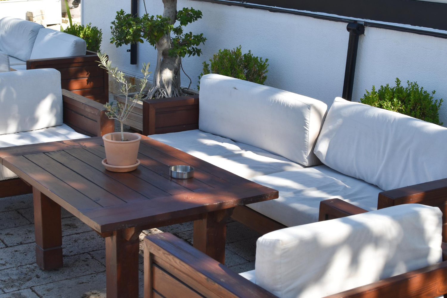 How to Ship Garden and Outdoor Furniture in Australia