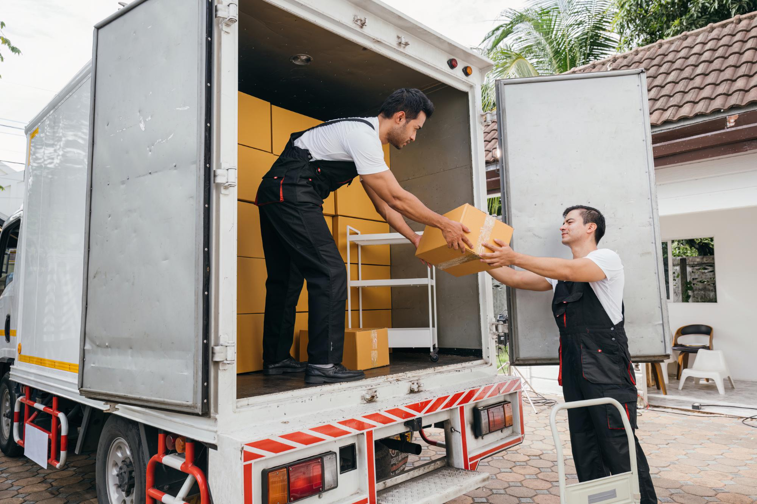 Taxi Truck Hire Costs in Australia: What to Expect Per Hour