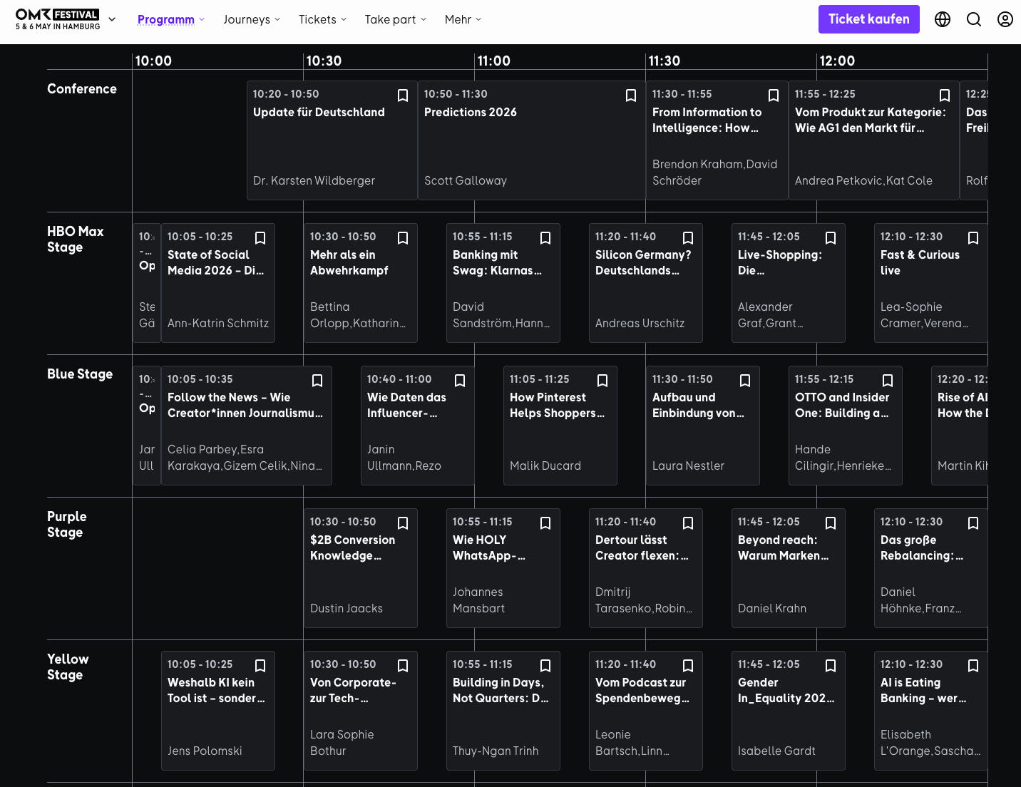 Screenshot des digitalen Programmplaners für das OMR Festival 2026. Die Grafik zeigt einen Zeitplan in Tabellenform für den Vormittag zwischen 10:00 und 12:30 Uhr. In der vertikalen Achse sind verschiedene Bühnen aufgelistet, darunter die Conference Stage, HBO Max Stage, Blue Stage, Purple Stage und Yellow Stage. Die horizontalen Zeitblöcke enthalten diverse Vorträge und Speaker, wie zum Beispiel „Predictions 2026“ von Scott Galloway auf der Conference Stage oder „State of Social Media 2026“ von Ann-Katrin Schmitz auf der HBO Max Stage. Das Design ist dunkel gehalten mit violetten Akzenten im Header.