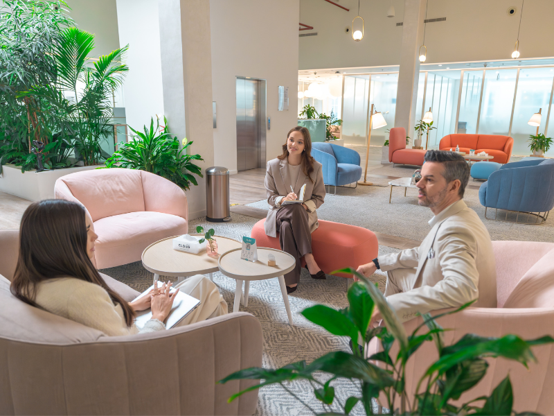 How flexible office rentals help small teams scale 