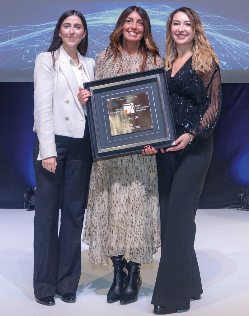 Teresa Martín, Zuriñe Larrauri y Alina Tapu, Zunibal.