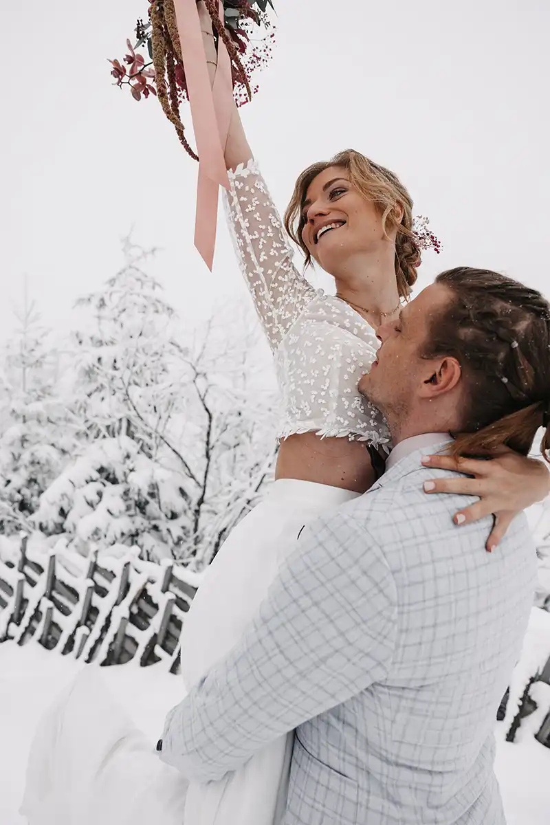 Snowy Elopement – Winterhochzeit auf der Skipiste