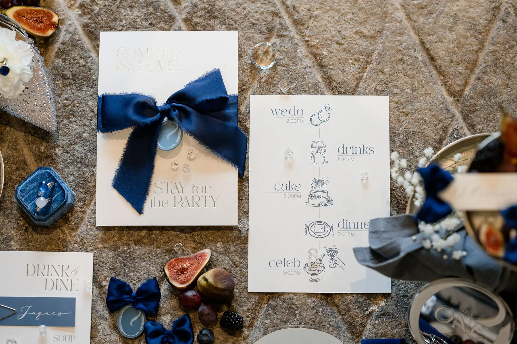 Future Dusk: Traditionelle Landgut-Hochzeit trifft auf futuristische Eleganz