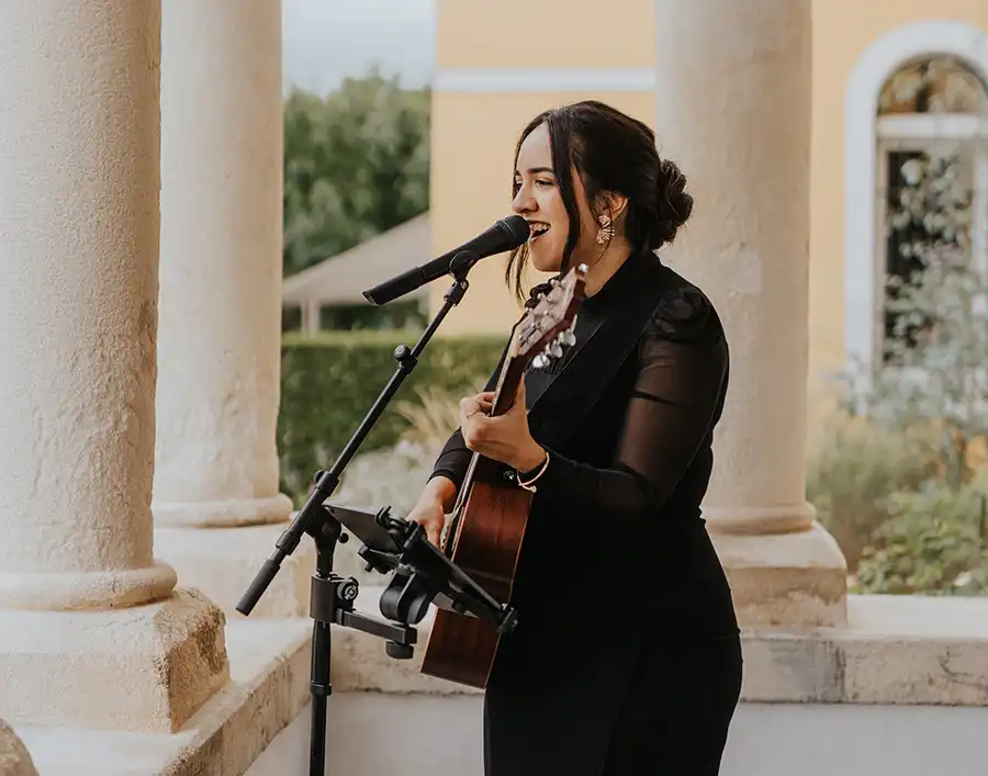 Hochzeitssängerin Deborah Posadas