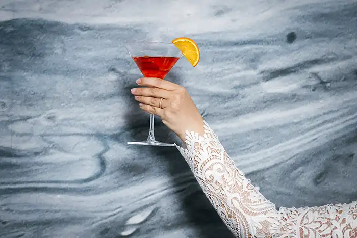 Dark Romance x Retro Vibes