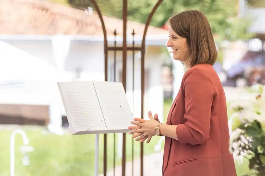 Traurednerin Sandra Sauer