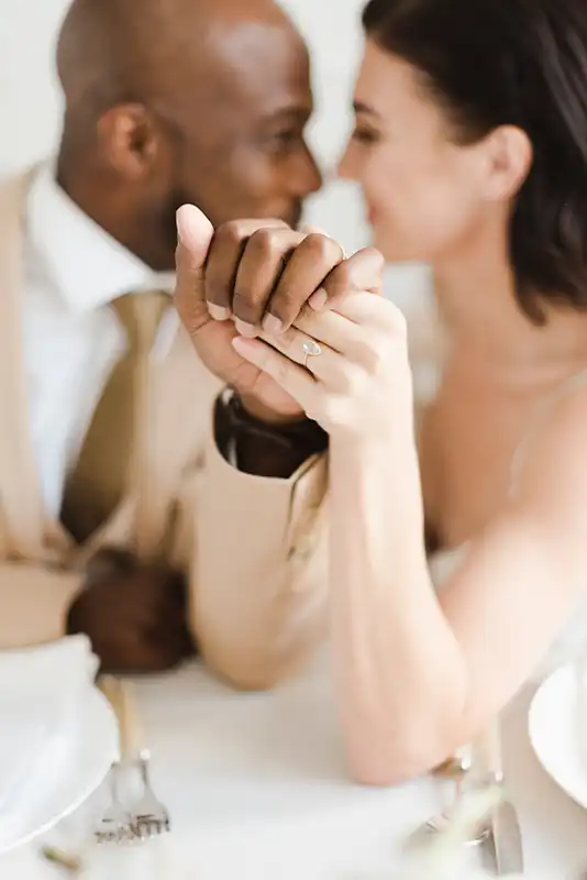 4. Hochzeitstag – die Seidenhochzeit und ihre Bedeutung
