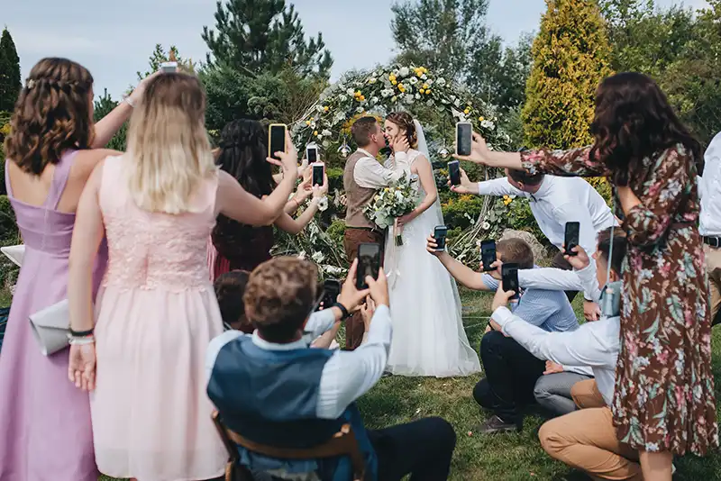 Unplugged Wedding: Heiraten ohne Handys
