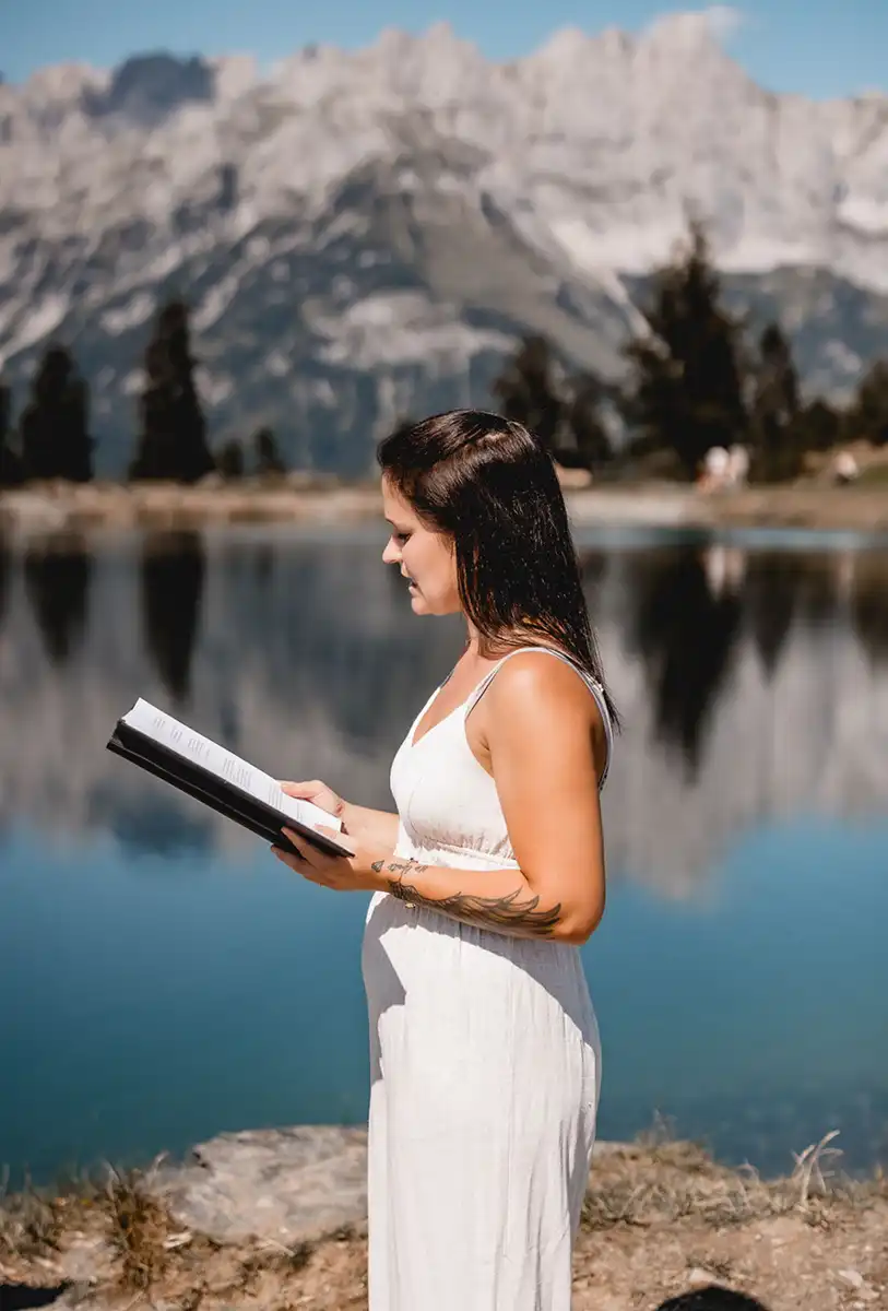 Traurednerin Irena Mayrhofer