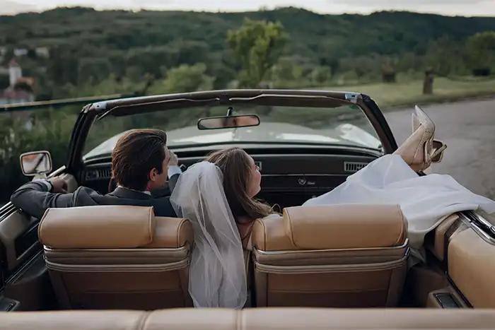 United in the Vines: Romantische Hochzeit im Weingarten