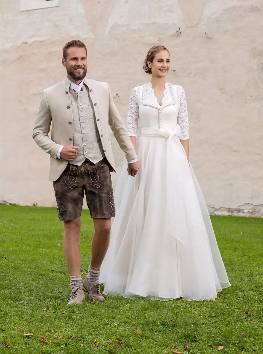 Hochzeitskleider von Alpe Adria Manufaktur Strohmaier
