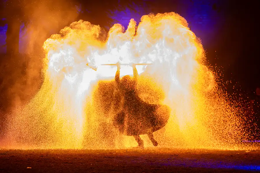 Flame Rain Theatre | Feuershow für eure Hochzeit