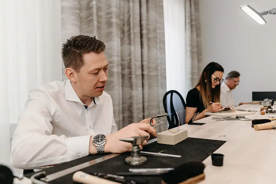 Goldschmiede Eder | Eheringe & Schmuck