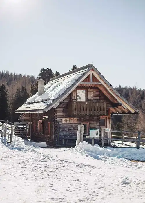 Hochzeitslocation-Check: Hotel vs. Hütte