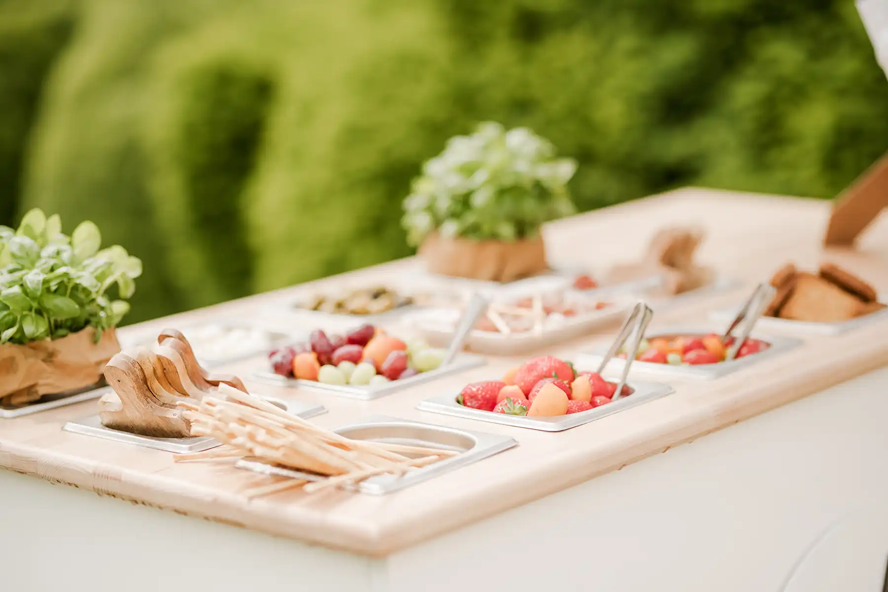 Bezaubernd Barock: Romantische Hochzeit im Schlossgarten
