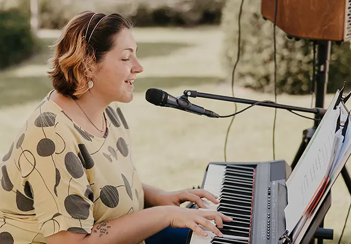 Hochzeitssängerin Alex Dobner