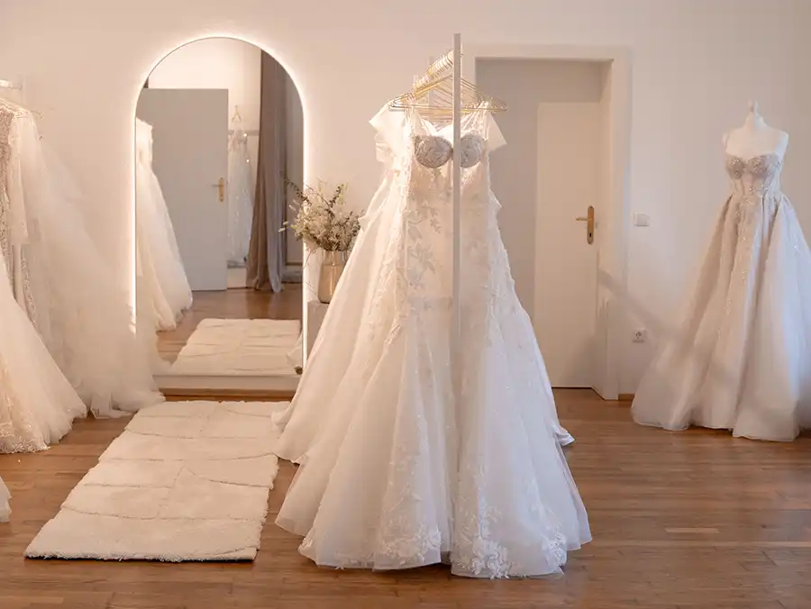 Hochzeitskleider von Luastudio