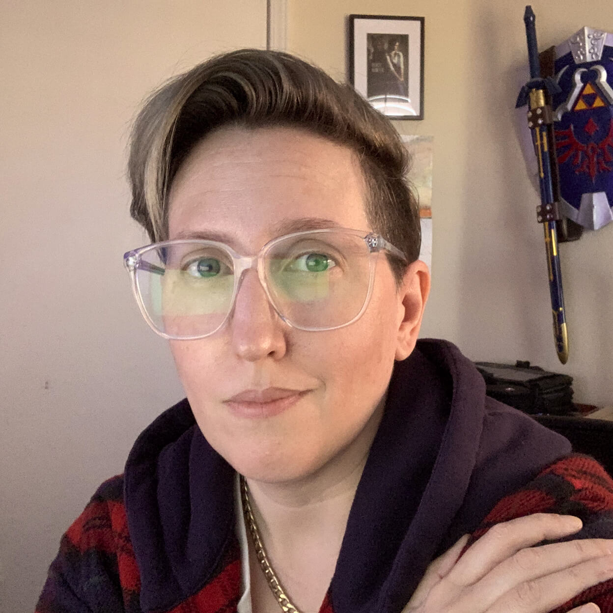 Portrait of Kellie in her home office.