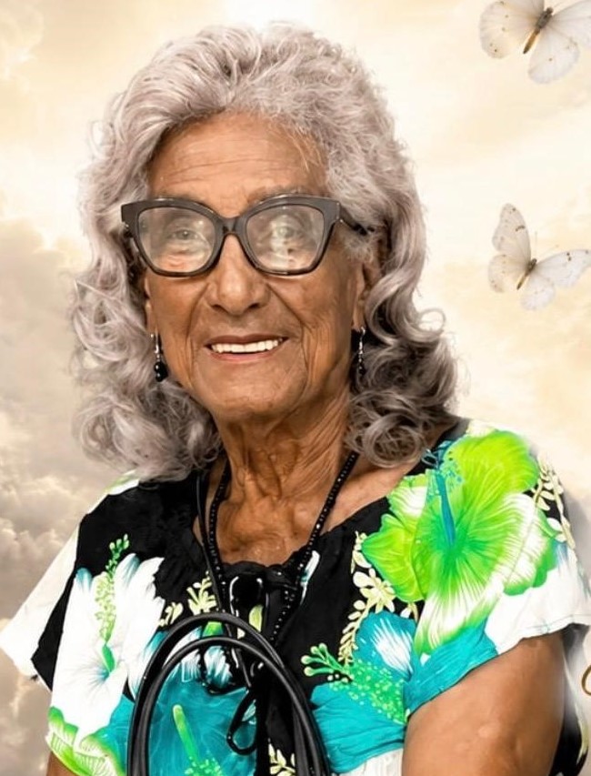 Maximiliana Requena-Flores