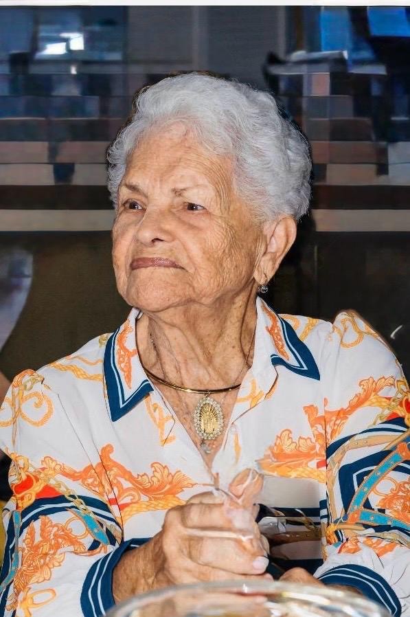 Luz Graciela Ecker (Tita)