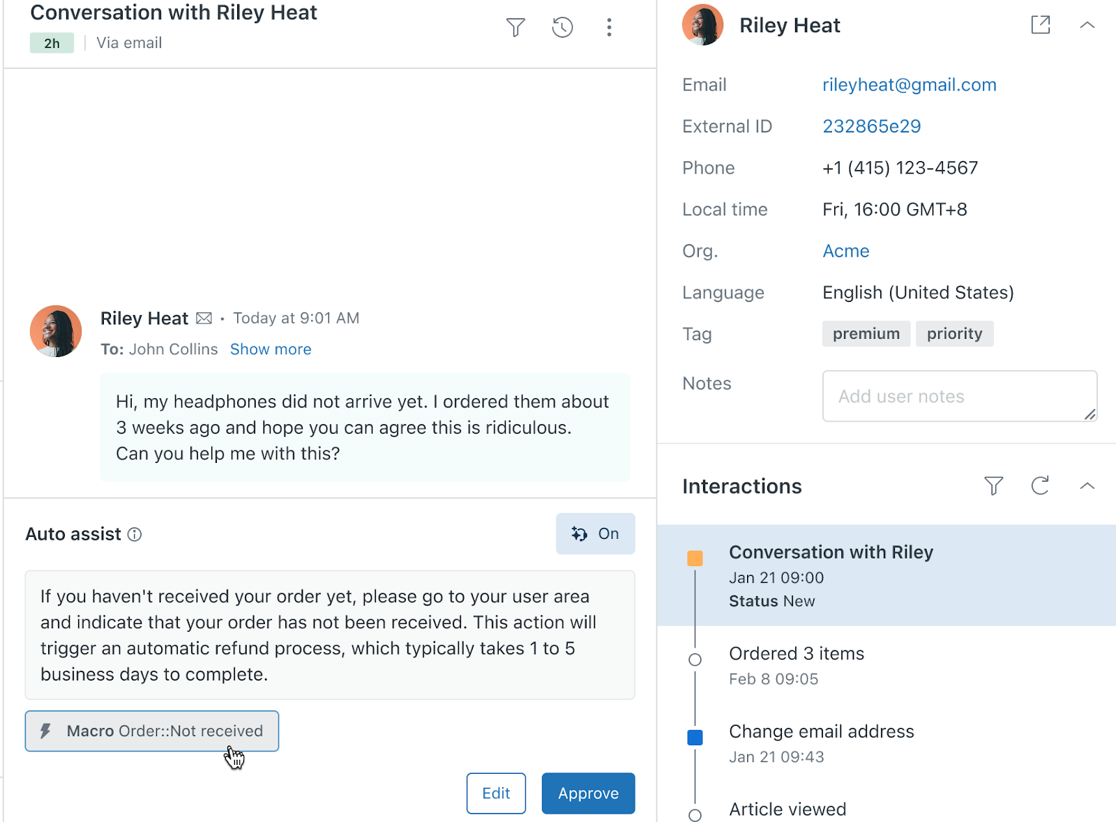 Zendesk Auto Assist suggests a reply.  
