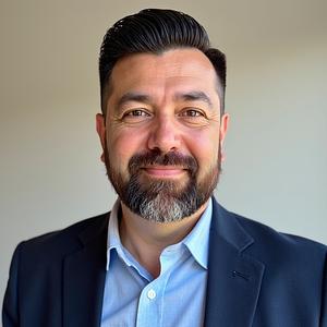 Robert Gutierrez Headshot