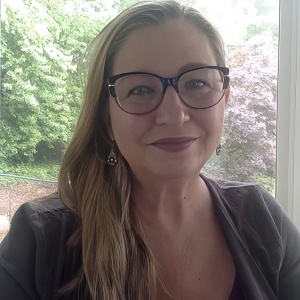 A headshot of Elizabeth Field