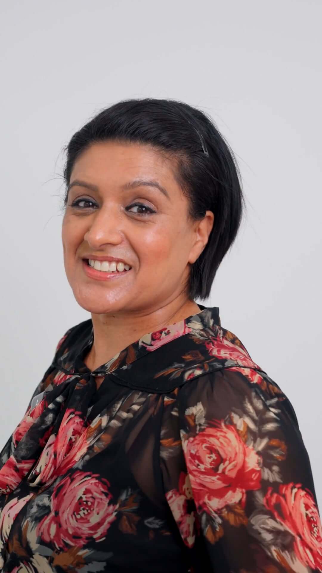 Magna's Alopecia Journey with Este Medical