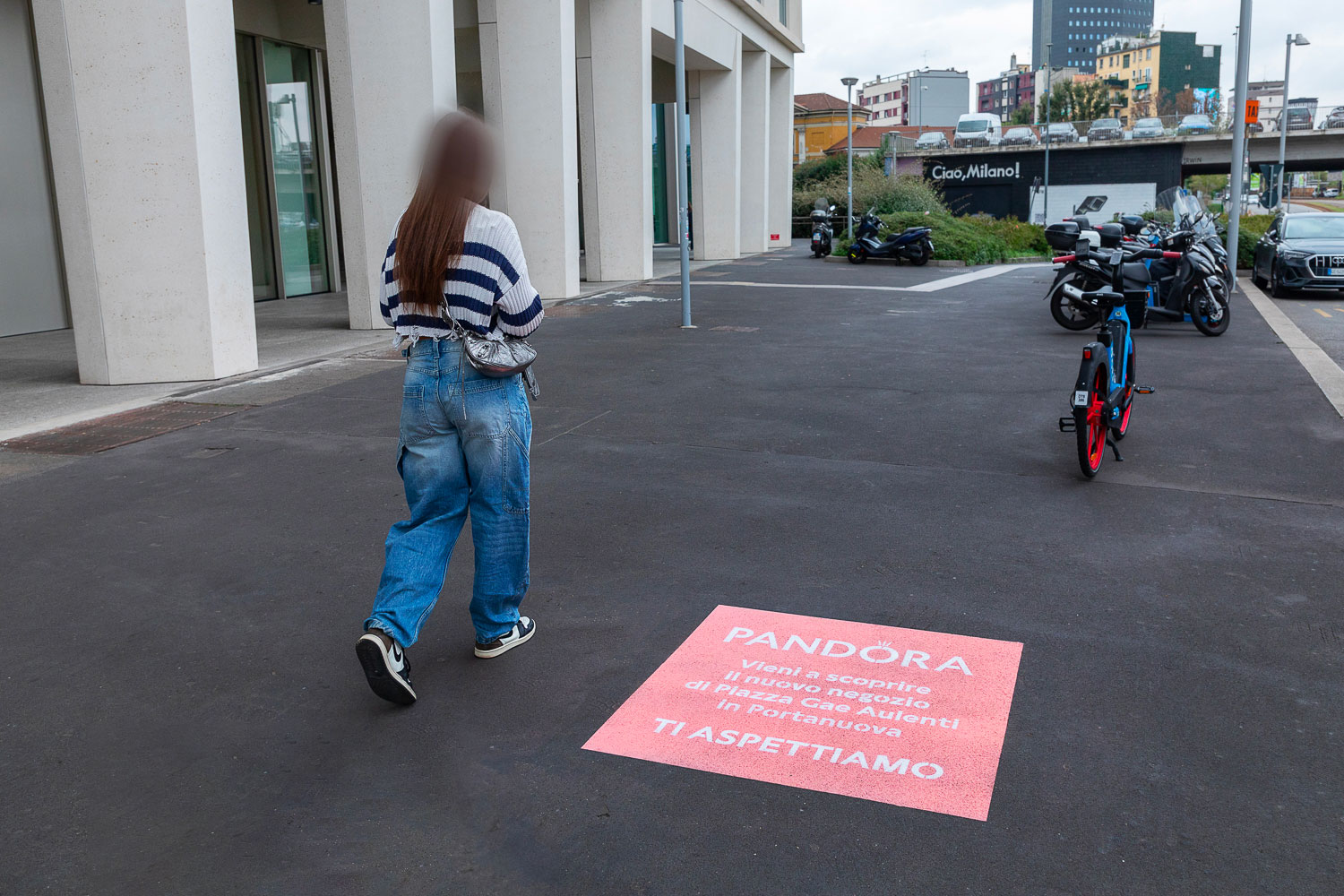 graffiti pubblicitari Pandora