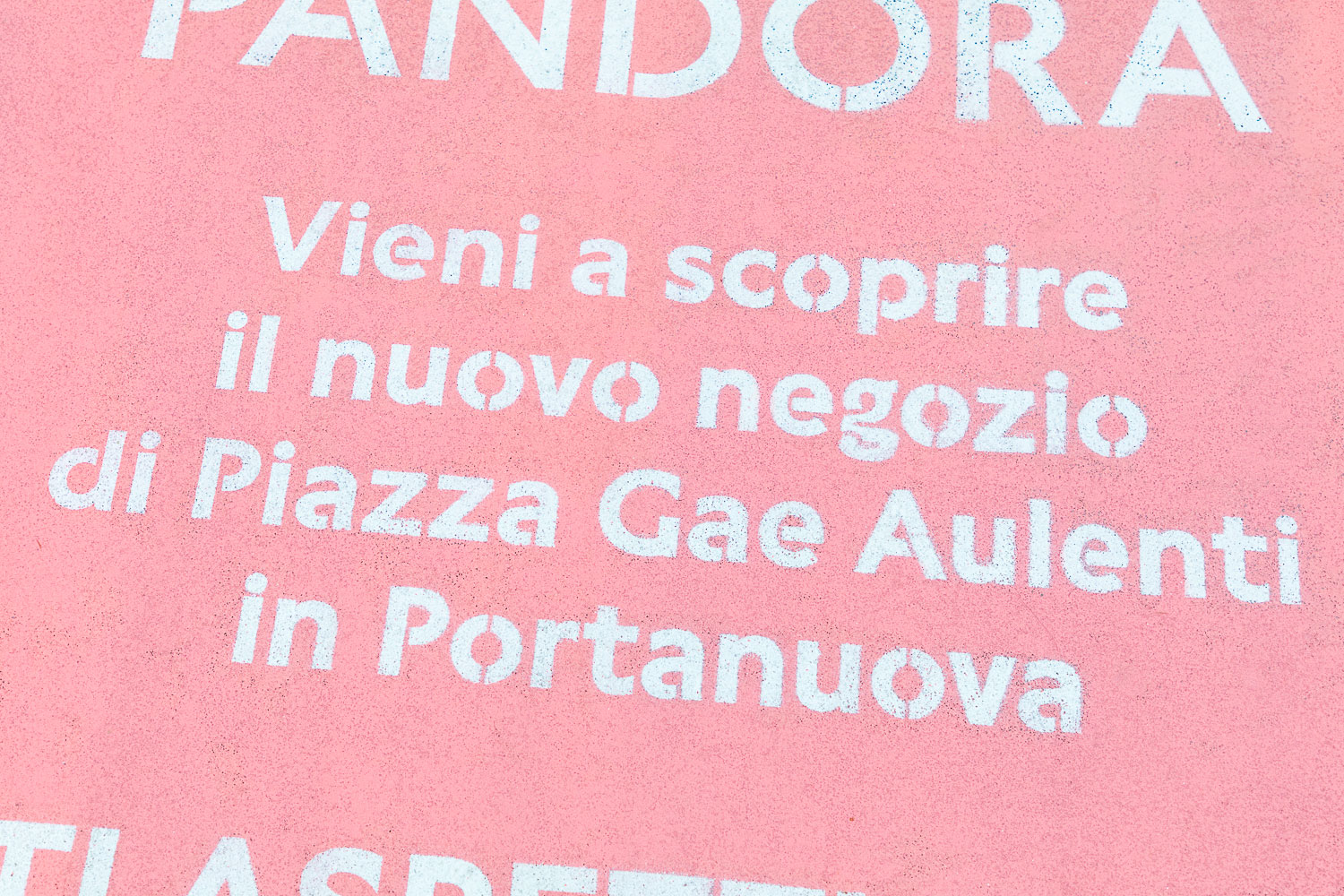 graffiti pubblicitari Pandora