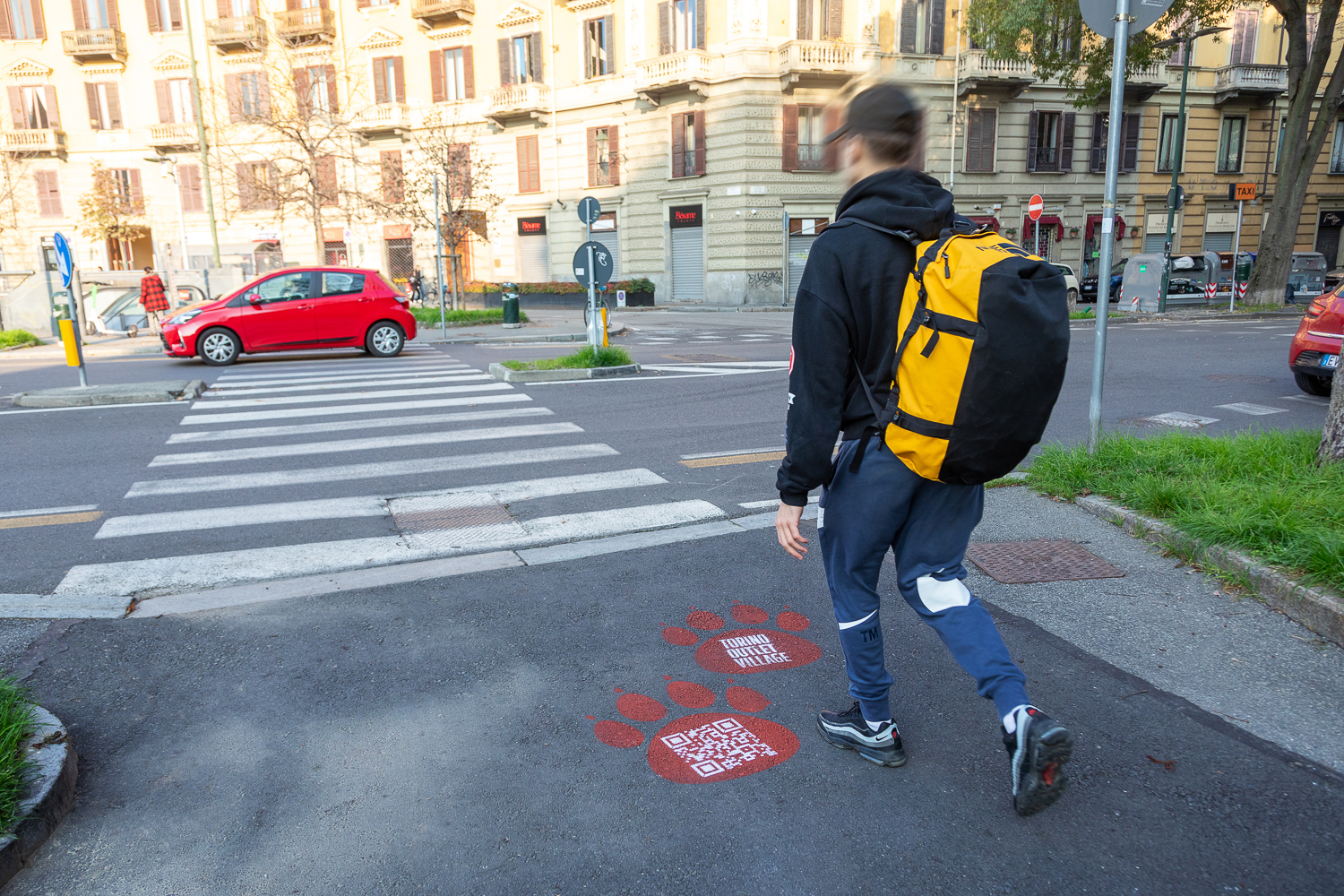green graffiti - Torino Outlet Village 