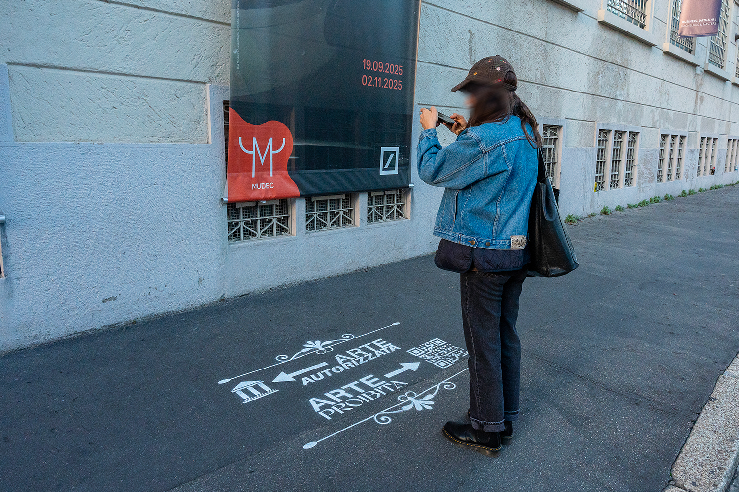 outdoor advertising - Arte Proibita