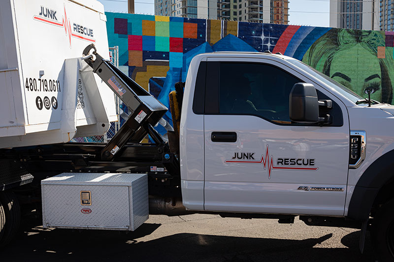 A Shuttle 16 (Flex) Hooklift in action.