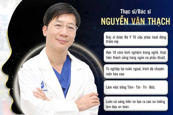 Bác sĩ cắt mắt 2 mí tại thẩm mỹ Phú Khang