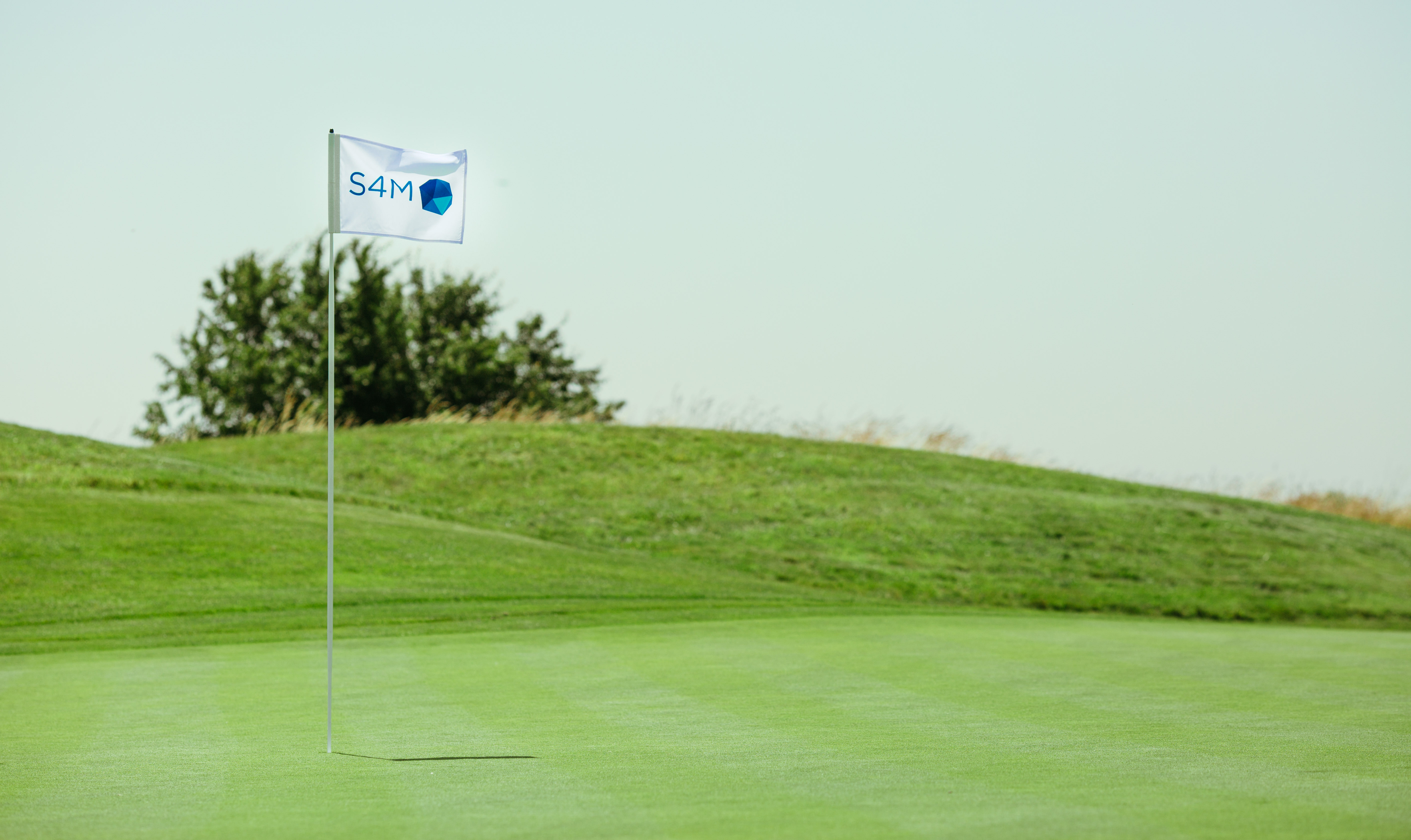 Drapeau S4M sur le golf national ou s'est déroulée la Ryders Cup 