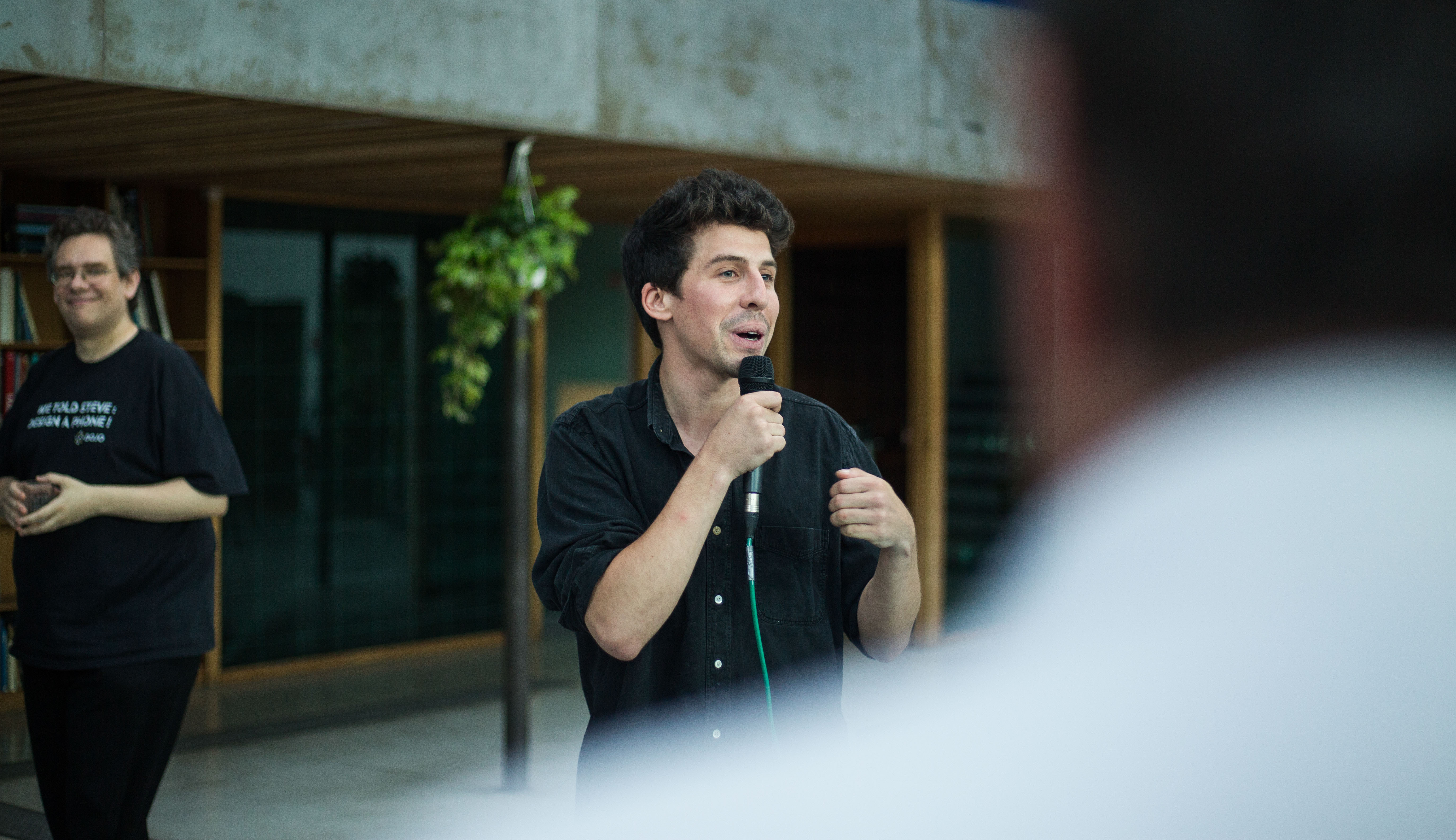 Paul Poupet lors du discours d'inauguration de la hacker-house Seed-Up