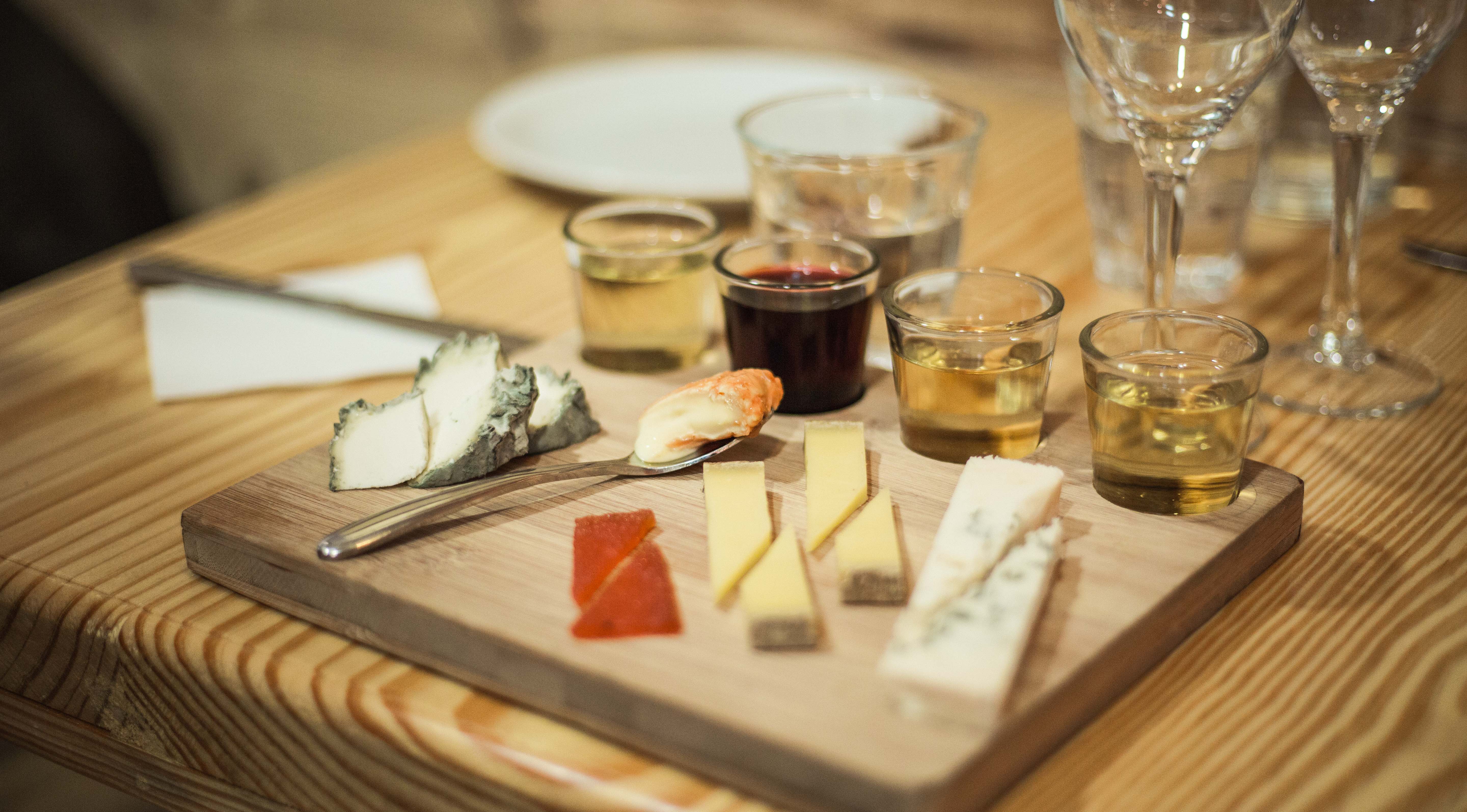 Plateau de dégustation de fromages accords mets-vins