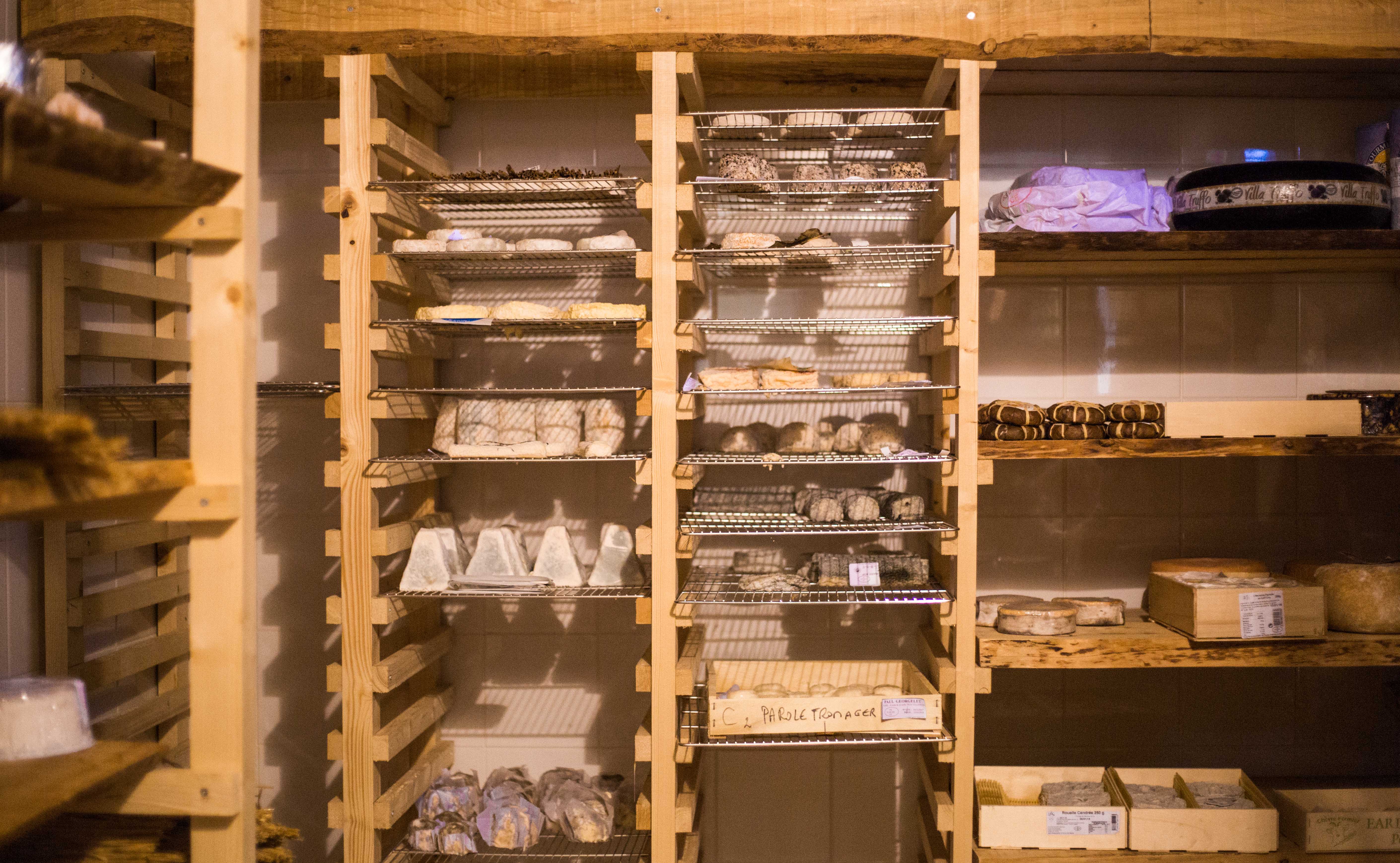La cave d'affinage de Paroles de Fromagers