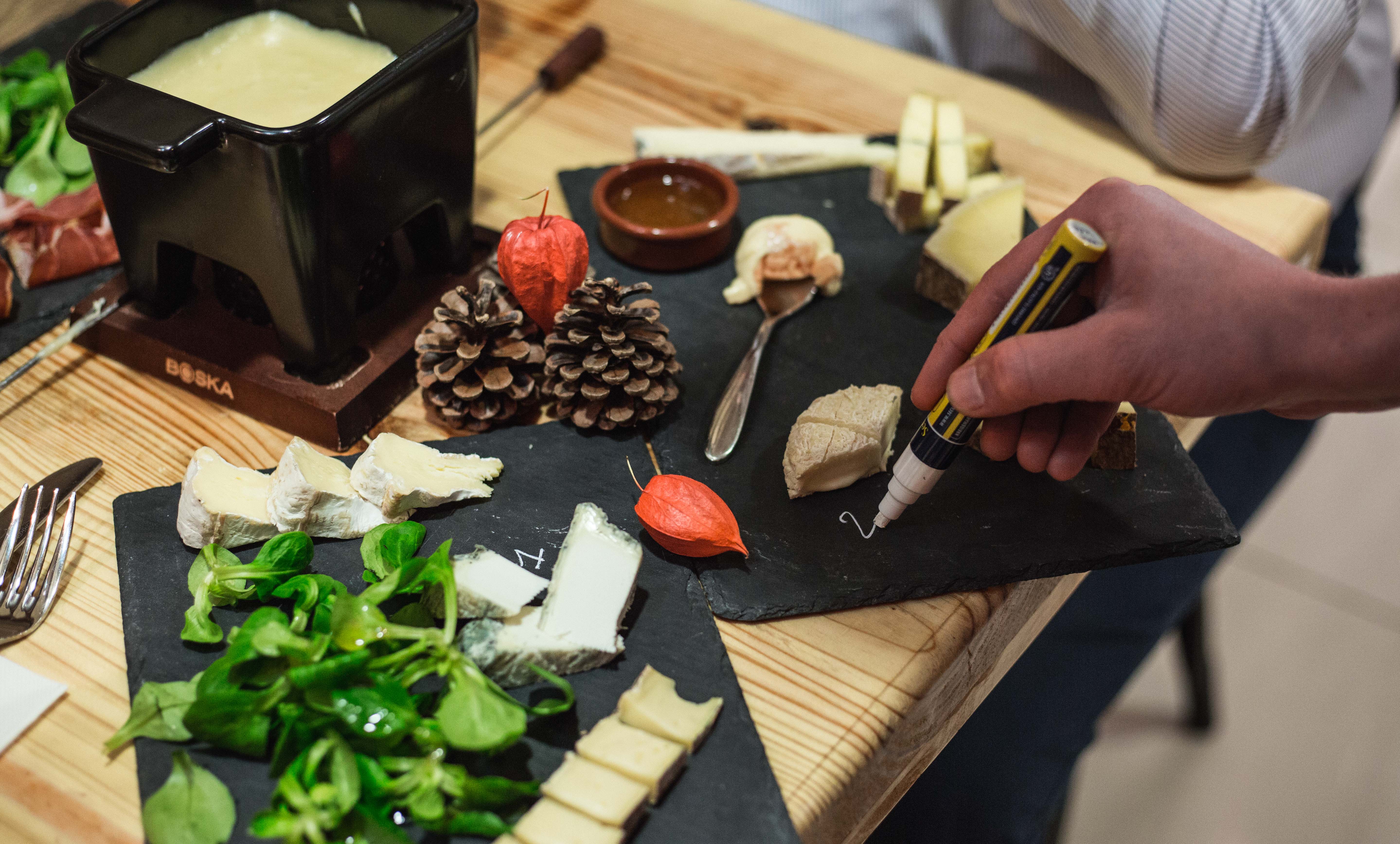 Dégustation à l'aveugle des fromages chez Paroles de Fromagers