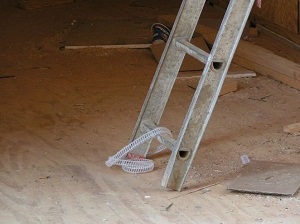 Unsafe Extension Ladder Missing Foot Pads