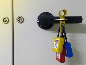 Lockout Tagout Device with Three Separate Locks