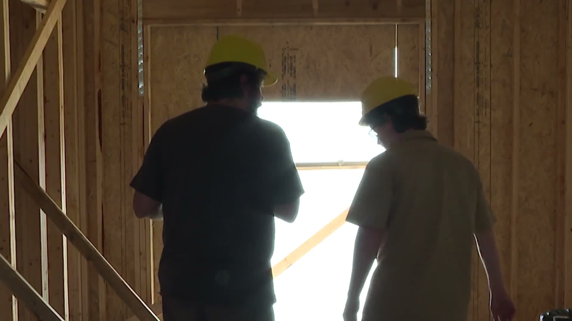This safety video program on Safety Audits in Construction Environments contains information about the different components of a safety audit as well as how employees can help conduct one successfully on their jobsite.