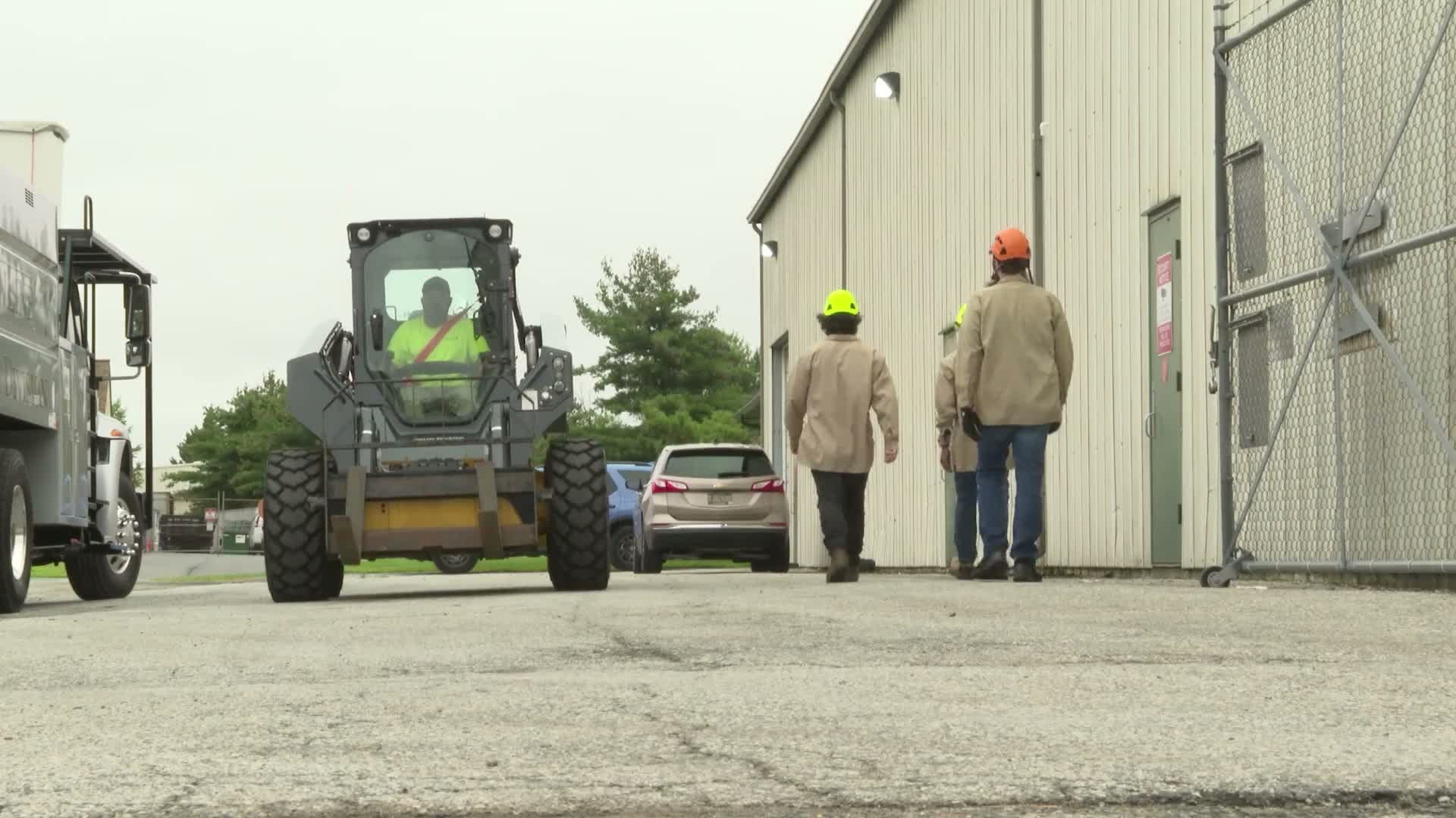 This safety video program on Materials Handling Safety in Construction Environments contains information about the hazards associated with materials handling and how workers can use preparation, safe work practices, and the proper equipment to work safely.